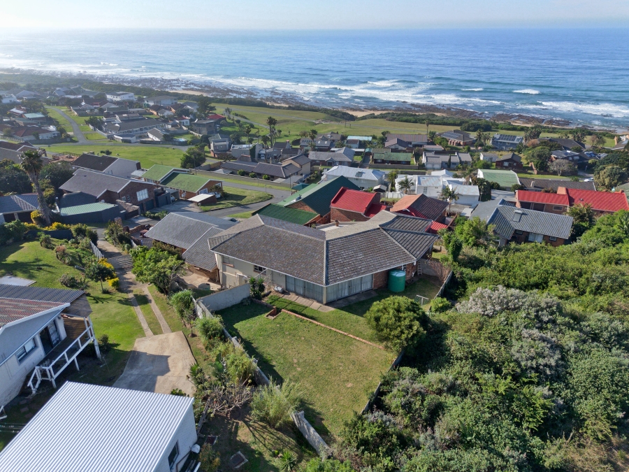 8 Bedroom Property for Sale in Winterstrand Eastern Cape